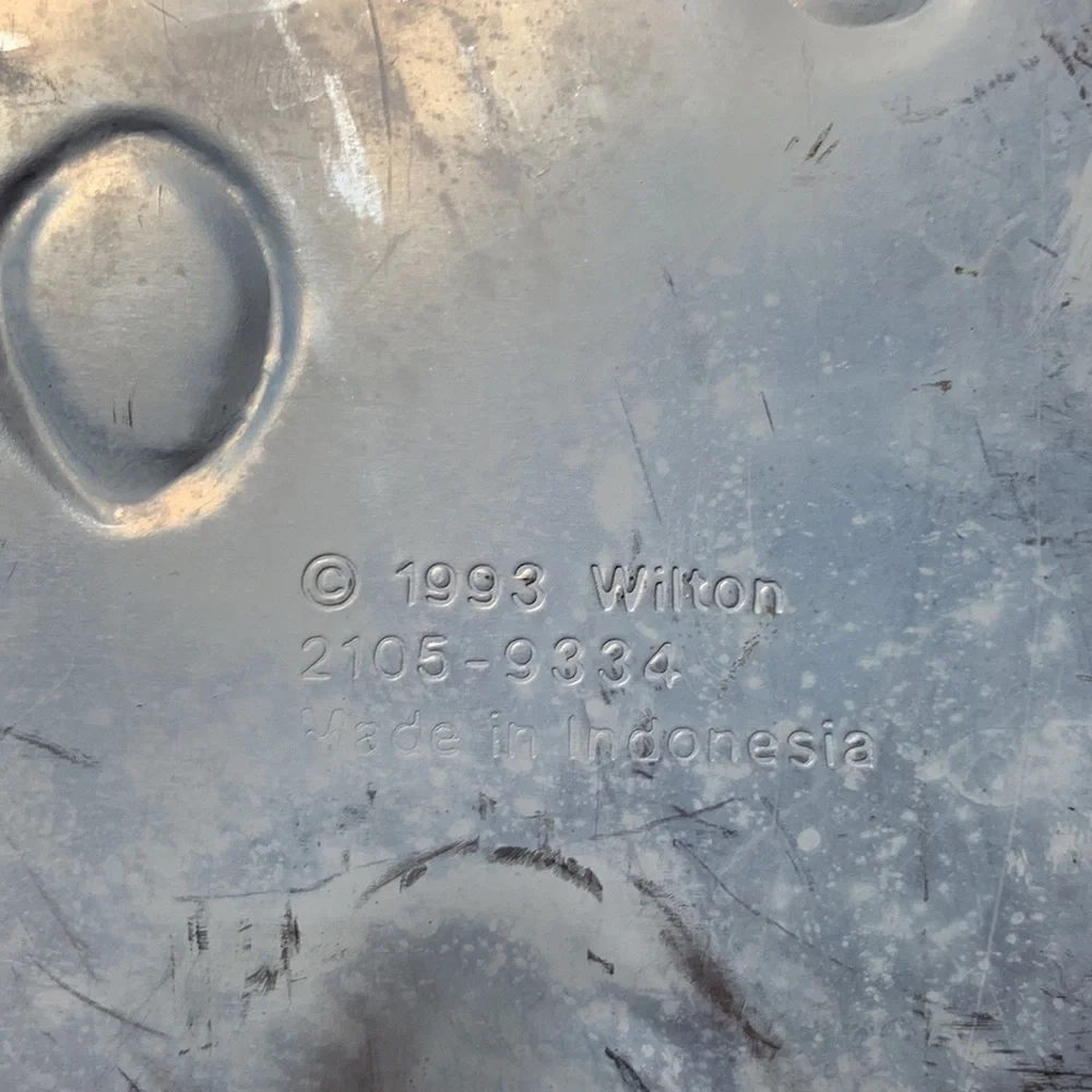 Vintage Wilton spotted puppy dog cake pan